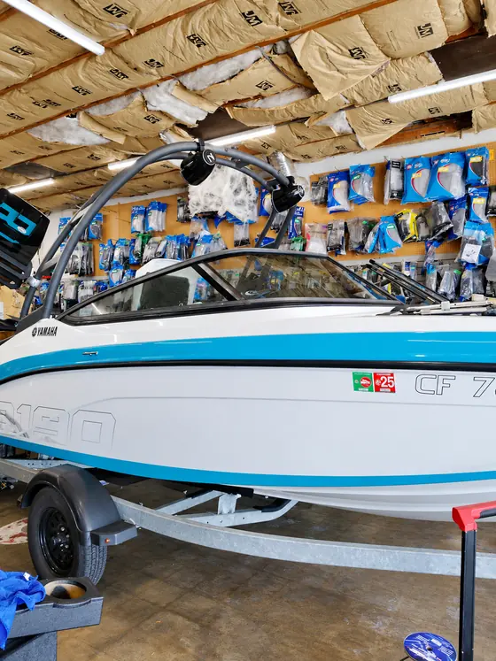 Wake boat